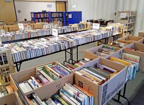 Book Sale roon